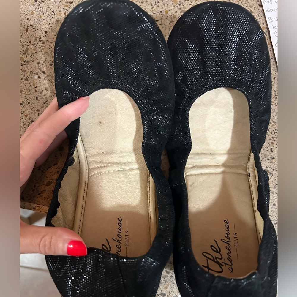 Women’s size 10 storehouse flats